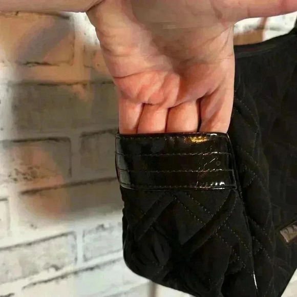 Vera Bradley black microfiber quilted shoulder bag end pockets interior pockets - Picture 3 of 8